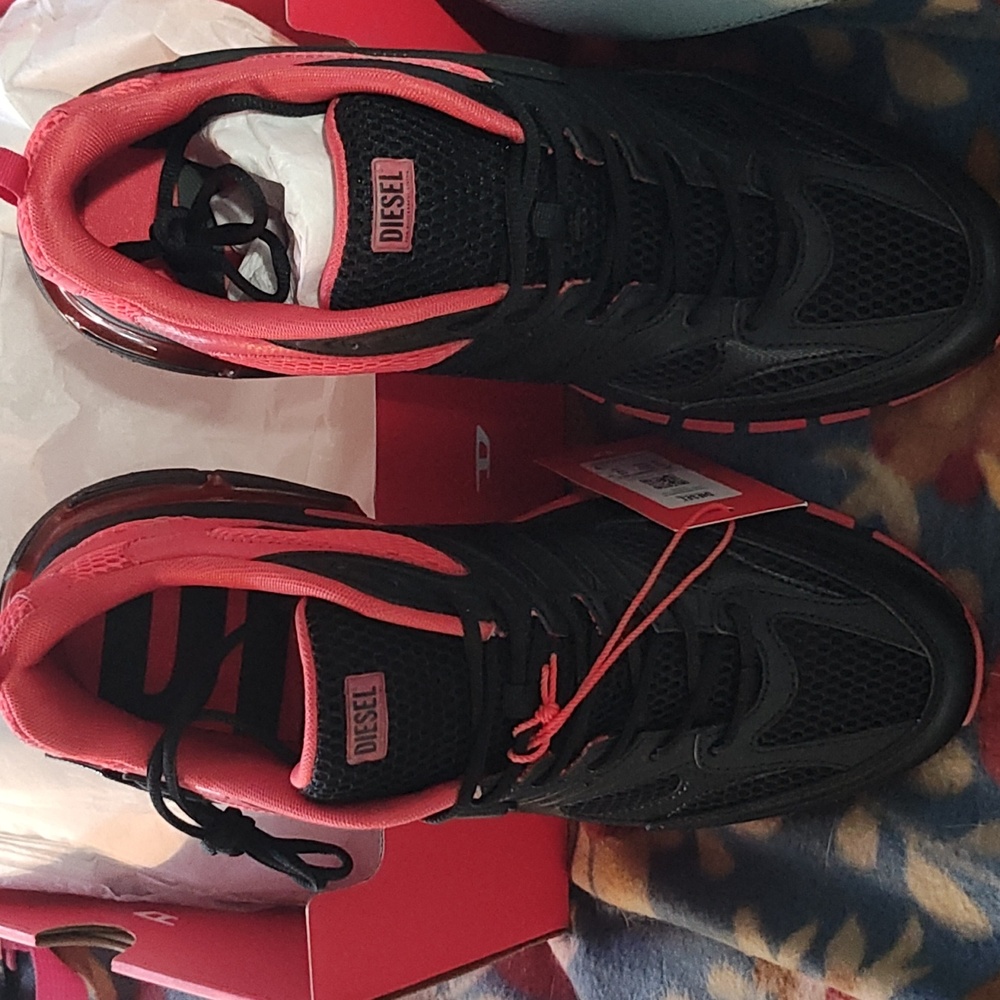Black and red Diesel sneakers Mens size 10